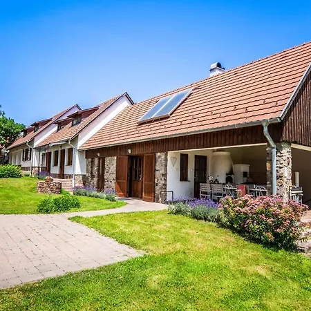 Oszter-ház Apartman
