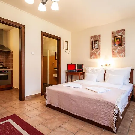 Oszter-ház Apartman *
